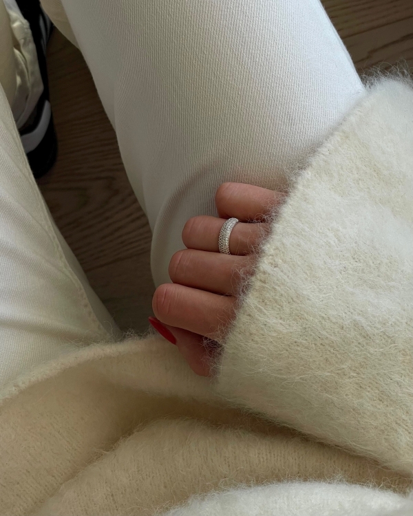 Wrong ring, wrong guy. Сколько должно стоить