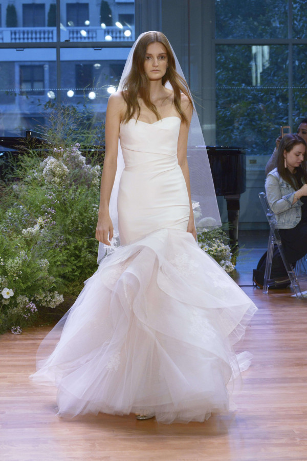 Новые коллекции знаменитых дизайнеров в Wedding by