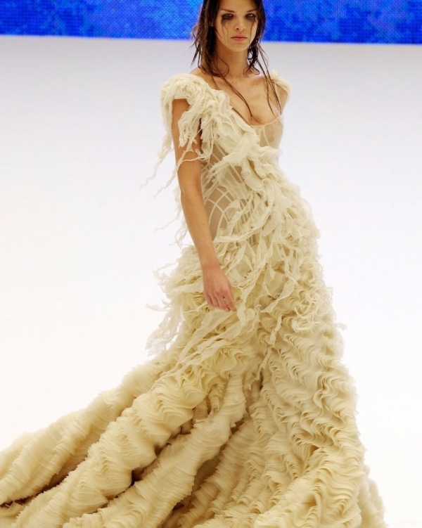 Свадебные платья Alexander McQueen — вдохновение вне