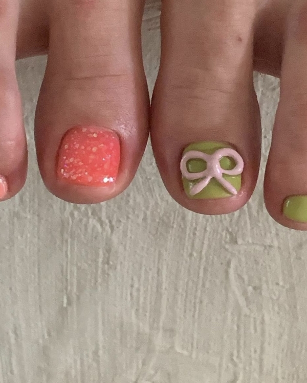 Педикюр, который мы заслужили. Главные nail-тренды лета
