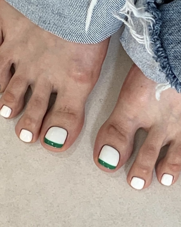 Педикюр, который мы заслужили. Главные nail-тренды лета